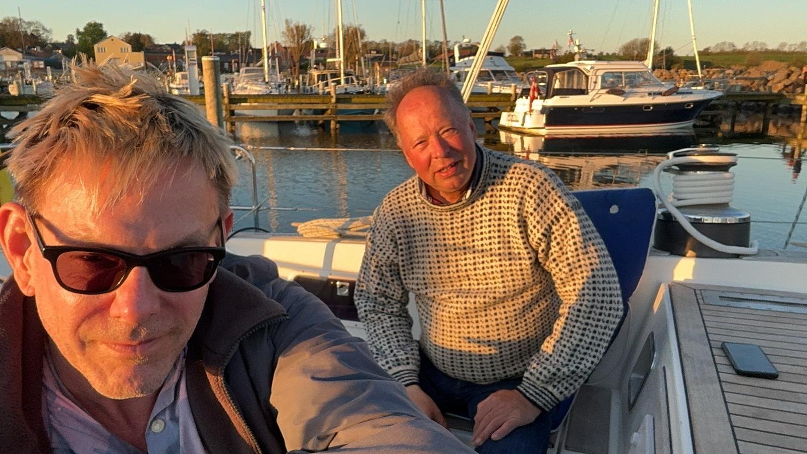 Arndt und Jan Floto im Hafen von S&oslash;by, &AElig;r&oslash;