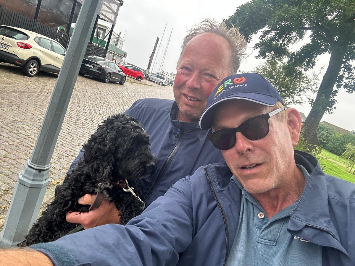 Arndt und Jan Floto mit Hund Ellie in S&oslash;by, &AElig;r&oslash;